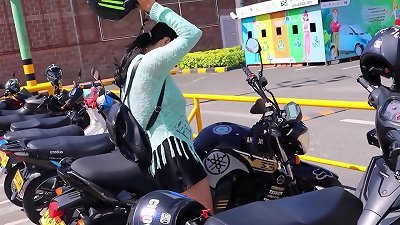 TINDER lady AGREES TO munch bone AND swallow jism IN swap FOR ICE juice