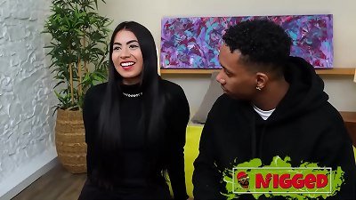 Lara Rey claims to be a hard-core QUEEN: But we will judge that!