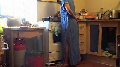 Turkish Muslim Maid Lets kinky chief screw Her In The Kitchen