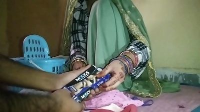 CONDOM bra BACHNE AAI BHABHI KO PAISO KA LAALACH DEKAR SHAADI SE PHLE CHUDAI KAR DIYA CLEAR VOICE ROLEPLAY HINDI AUDIO.