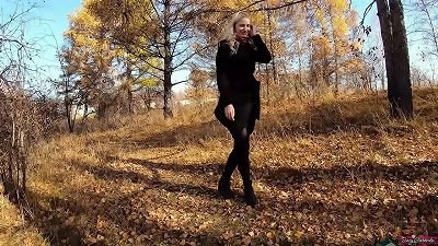 teenage babe enjoys to suck and nail in nature! - Outdoor pov