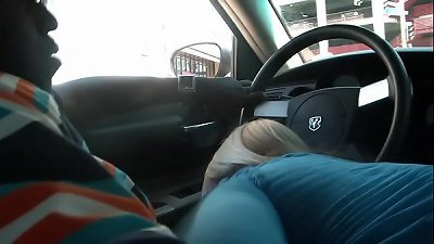 wife sucks big black cock for free taxi ride