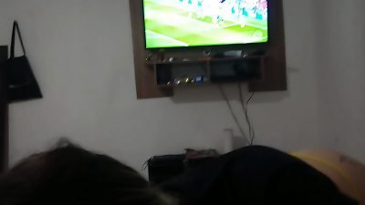 Kaya atrapalhou jogo da copa para ganhar leitinho no Cookie dela