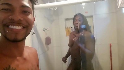 BEHIND THE gigs WITH FERNANDA CHOCOLATTE AND JOAO O SAFADO