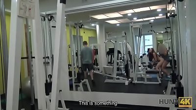 HUNT4K. babe forgets about workout because of can get cash and pipe