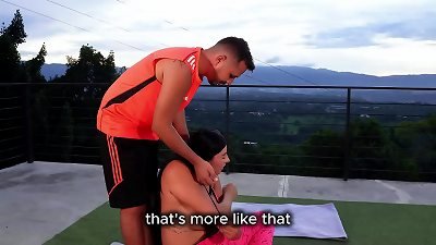 Yoga lesson ends with a cougar boned by her tutor - Tommy Miller