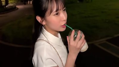 https://x.gd/z2div part1 Manatsu-chan has a stunning face, handsome breasts, beautiful buttocks, a slender body with a famous spine, and is just adorable! Today we have a date with her in her favorite outfit!