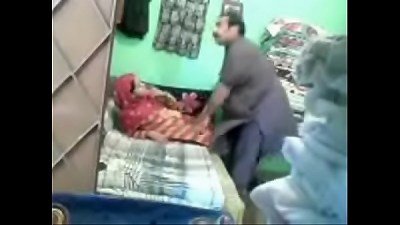 à¤¦à¤¾à¤¦à¤¾ à¤¨à¥‡ à¤…à¤®à¥à¤®à¥€ à¤•à¥‹ à¤šà¥à¥œà¤µà¤¾à¤¥à¥‡ à¤ªà¤•à¥œà¤¾à¤—à¤¾à¤¯