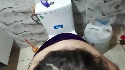smash my Arabic girlfriend in toilet bang my poon huge arab manhood