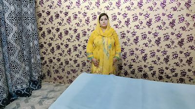 Most spectacular Pakistani Muslim girl climax with Cucumber