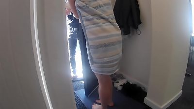 Recently Divorced youthfull mommy displays her Body, seduces and screws Delivery Guy. She let him jism inside