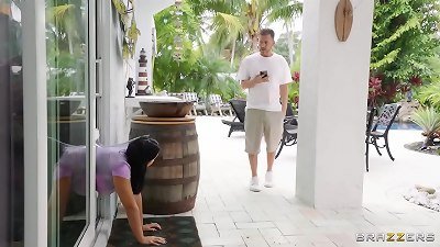 Botched rear end Door / Brazzers  / download full from http://zzfull.com/dog