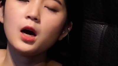 Em g&aacute;i dá»… thÆ°Æ¡ng Ä‘ang xem sex rá»“i thá»§ d&acirc;m th&igrave; bá»‹ anh trai ph&aacute;t hiá»‡n...