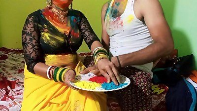 Bahu plays Holi with Sasurji on Holi by opening Bhurr, Desi Bengali Chudai vid