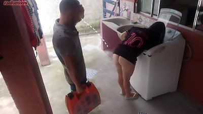 Housewife pays technician with her ass while husband is away