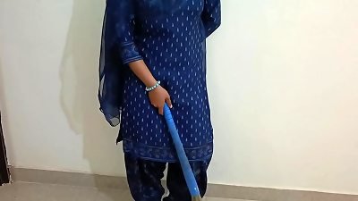 18 yers aged Indian Desi village sister was first time painfull fuck-fest with brutha clear Hindi audio